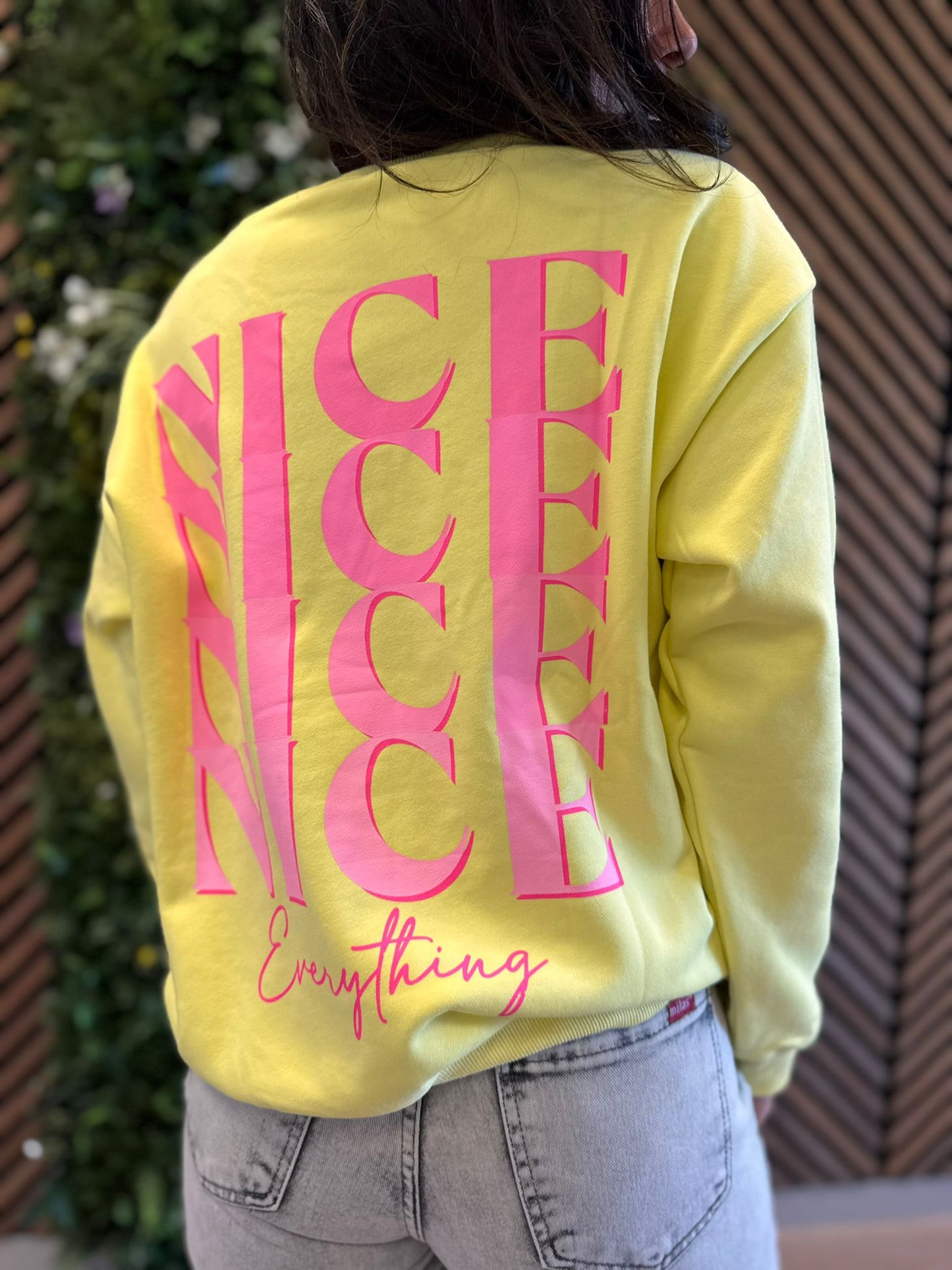 Sweater Nice Geel